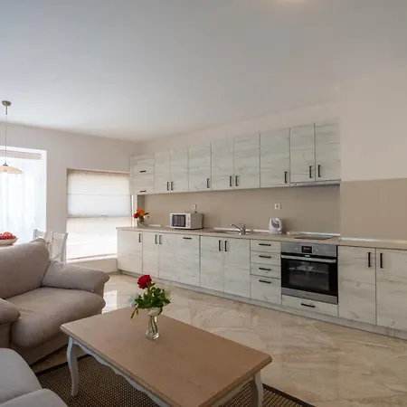 Antik Apartment