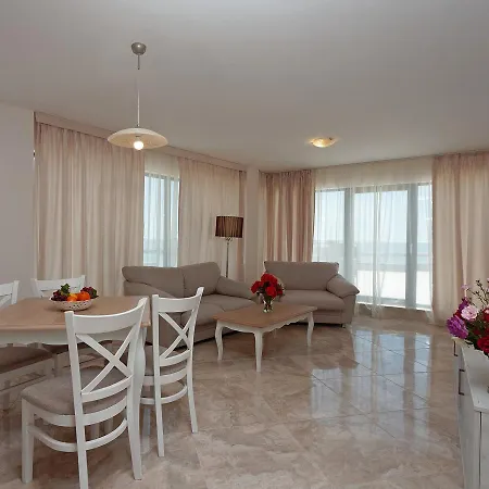 Antik Apartment Balchik
